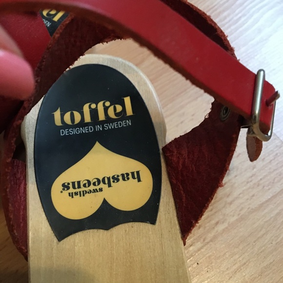 THE clogs! Red Swedish Hasbeens, 6.5 - Picture 3 of 5